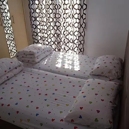 Διαμέρισμα I Ii *