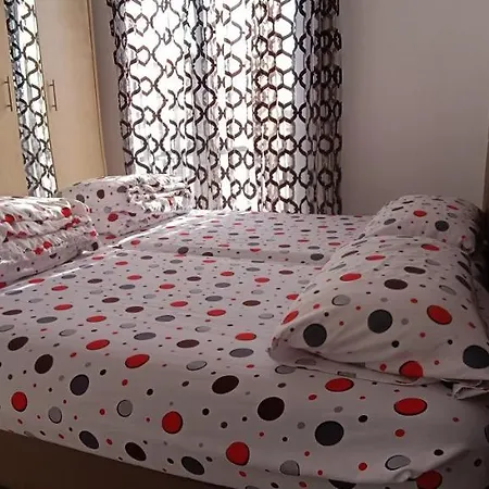 I Ii * تيرانا