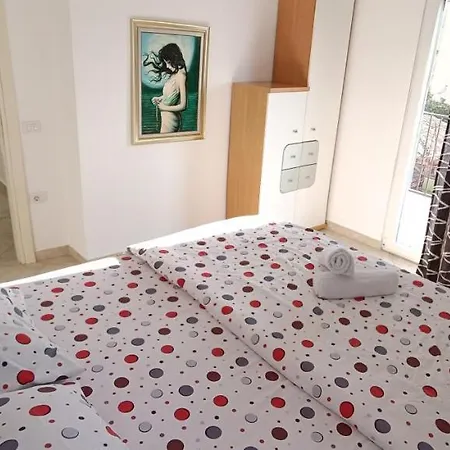 شقة I Ii تيرانا