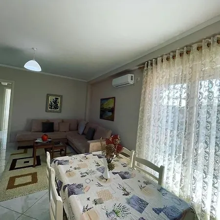 I Ii شقة تيرانا